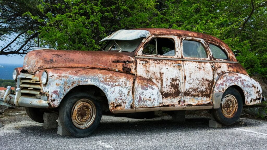 Sonhar com carro antigo