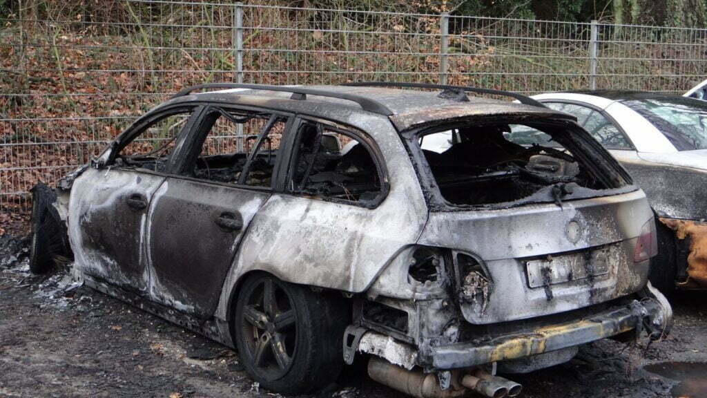 Sonhar com carro pegando fogo